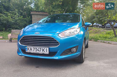 Хэтчбек Ford Fiesta 2015 в 