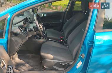 Хэтчбек Ford Fiesta 2015 в 