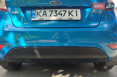Хэтчбек Ford Fiesta 2015 в 