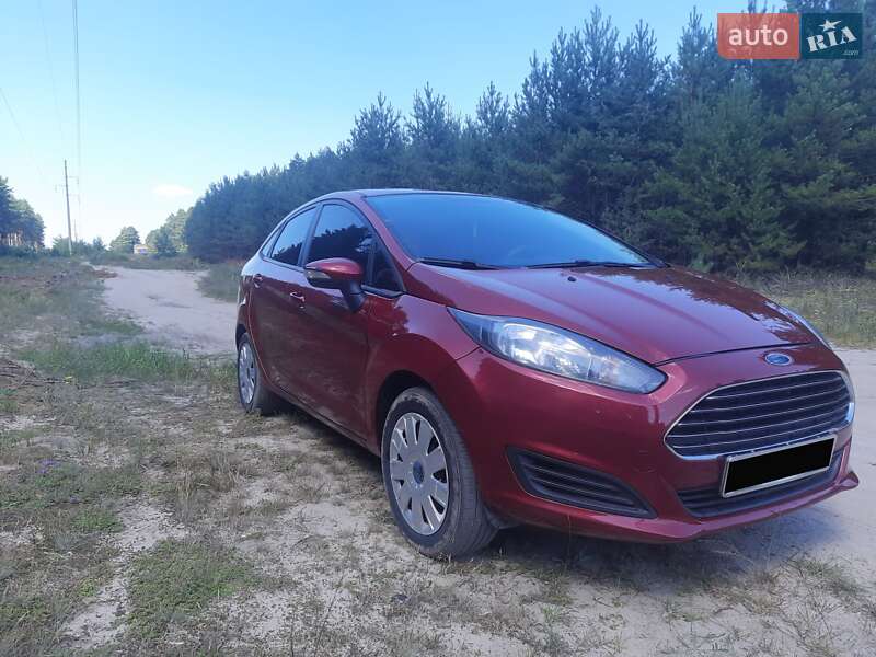 Седан Ford Fiesta 2013 в Славуте