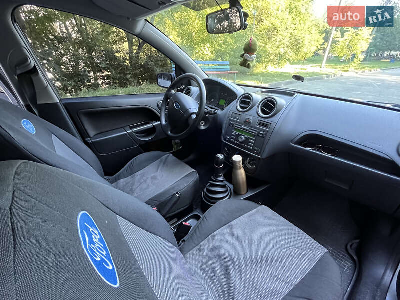 Хэтчбек Ford Fiesta 2008 в Львове фото 2 Хэтчбек Ford Fiesta 2008 в Львове