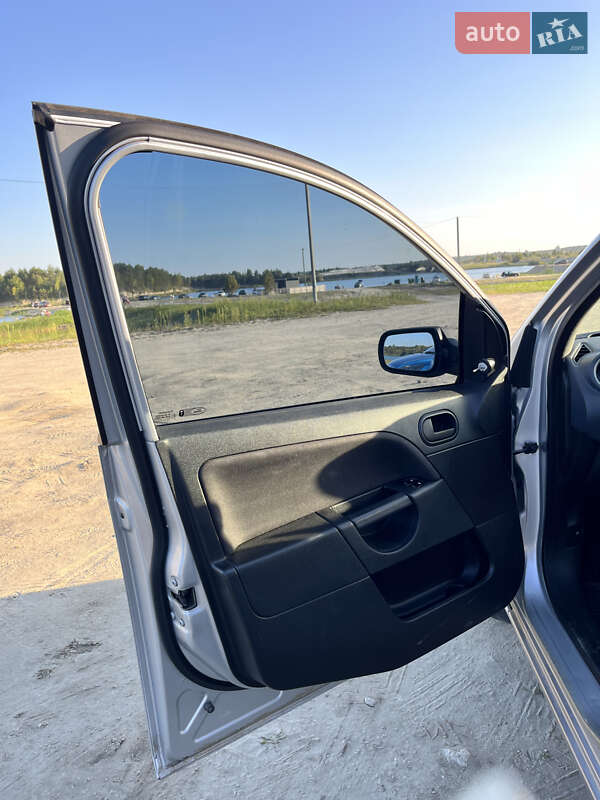 Хэтчбек Ford Fiesta 2008 в Львове фото 9 Хэтчбек Ford Fiesta 2008 в Львове