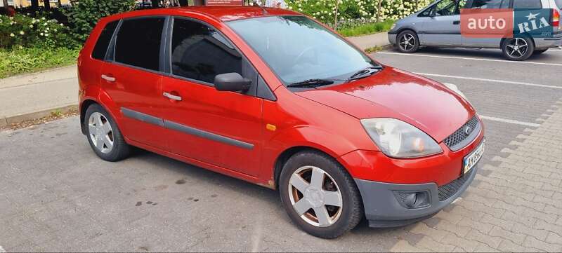 Хэтчбек Ford Fiesta 2008 в Львове
