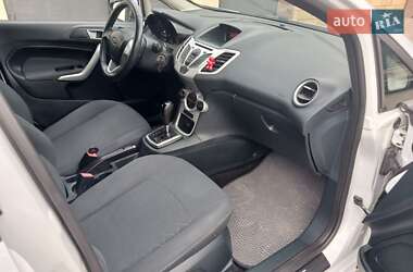 Хэтчбек Ford Fiesta 2011 в 
