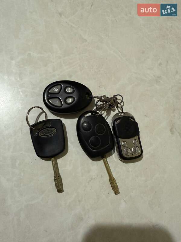 Хэтчбек Ford Fiesta 2007 в Киеве