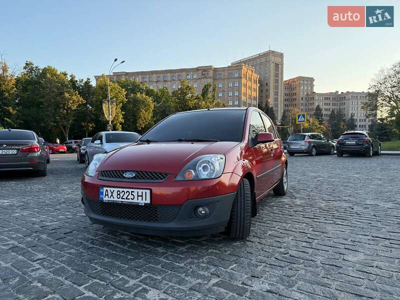 Хэтчбек Ford Fiesta 2007 в Киеве
