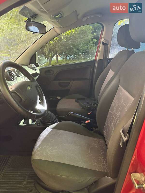 Хэтчбек Ford Fiesta 2007 в Киеве