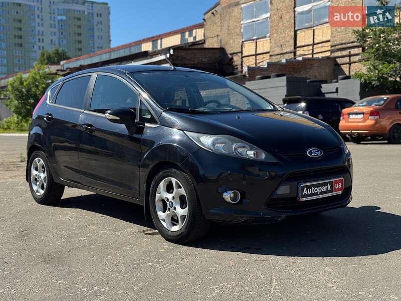 Хэтчбек Ford Fiesta 2011 в Киеве
