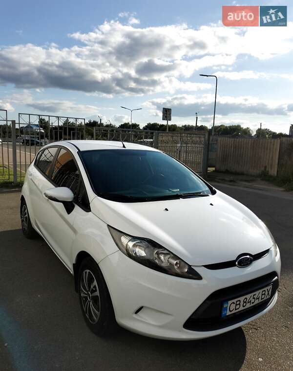 Хэтчбек Ford Fiesta 2011 в Прилуках