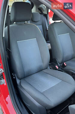 Хэтчбек Ford Fiesta 2012 в 