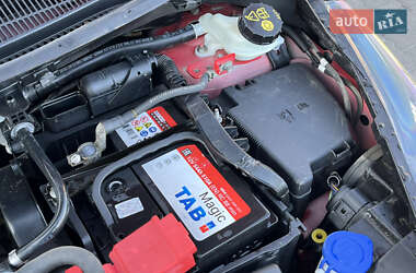 Хэтчбек Ford Fiesta 2012 в 