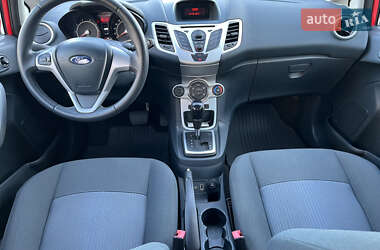 Хэтчбек Ford Fiesta 2012 в 