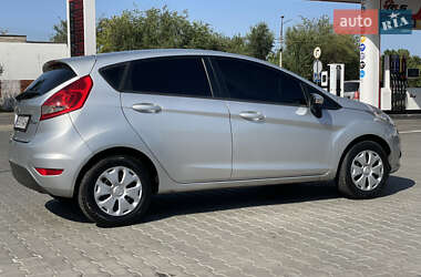 Седан Ford Fiesta 2011 в 