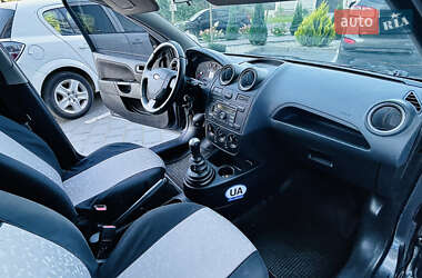 Хэтчбек Ford Fiesta 2007 в 