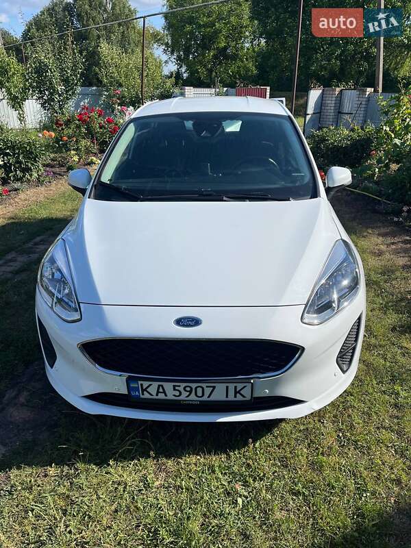 Хетчбек Ford Fiesta 2018 в 