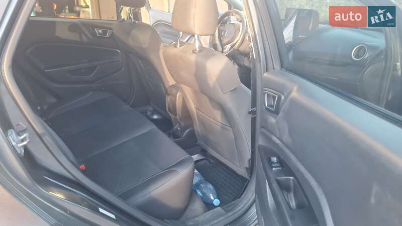 Седан Ford Fiesta 2015 в Киеве