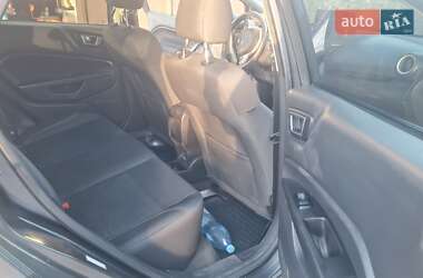 Седан Ford Fiesta 2015 в 
