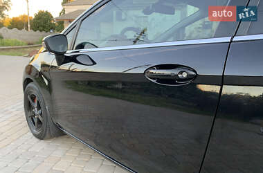 Хэтчбек Ford Fiesta 2012 в 