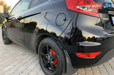 Хэтчбек Ford Fiesta 2012 в 