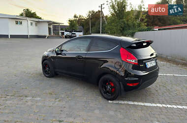 Хэтчбек Ford Fiesta 2012 в 