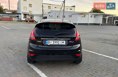 Хэтчбек Ford Fiesta 2012 в 
