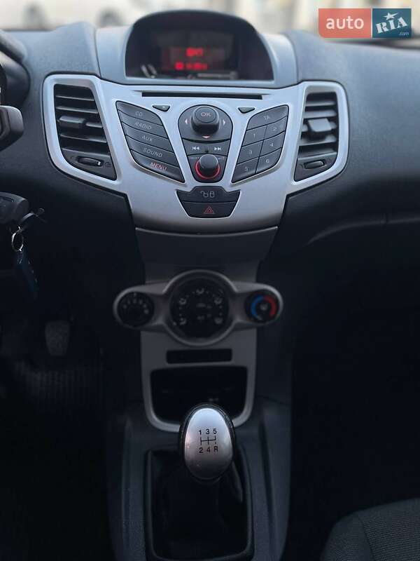 Хэтчбек Ford Fiesta 2011 в Хмельницком