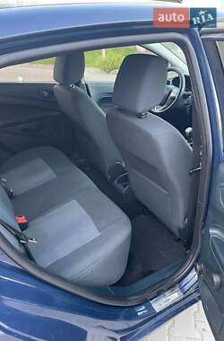 Хэтчбек Ford Fiesta 2011 в 