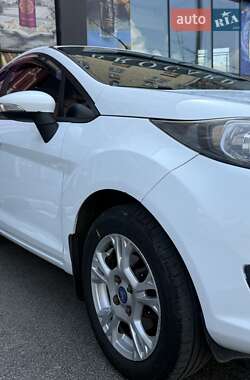 Хэтчбек Ford Fiesta 2013 в 