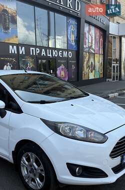 Хэтчбек Ford Fiesta 2013 в 
