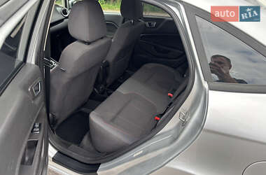 Седан Ford Fiesta 2013 в 