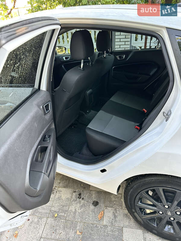 Хэтчбек Ford Fiesta 2016 в Малехове фото 11 Хэтчбек Ford Fiesta 2016 в Малехове