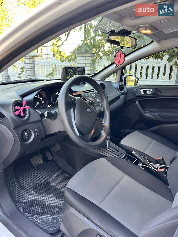 Хэтчбек Ford Fiesta 2016 в Малехове фото 15 Хэтчбек Ford Fiesta 2016 в Малехове