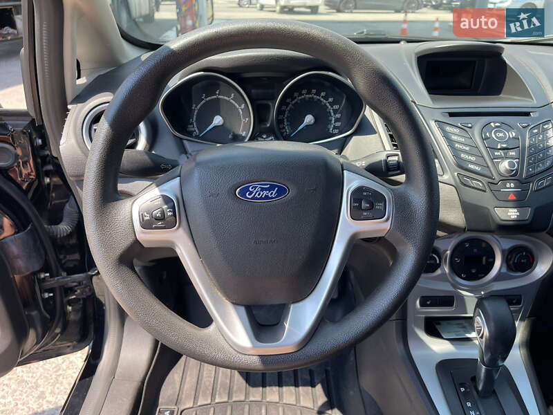 Седан Ford Fiesta 2019 в Ужгороде