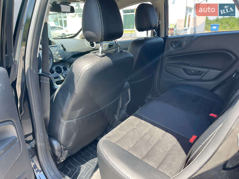 Седан Ford Fiesta 2019 в Ужгороде