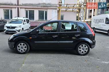 Хэтчбек Ford Fiesta 2006 в 