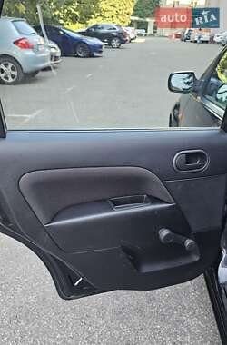 Хэтчбек Ford Fiesta 2006 в 