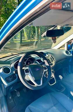 Хэтчбек Ford Fiesta 2009 в 