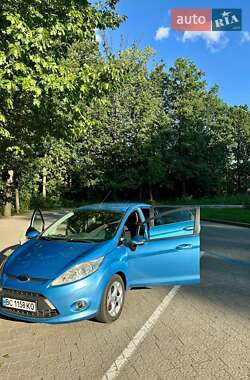 Хэтчбек Ford Fiesta 2009 в 