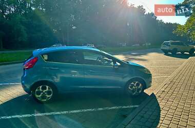 Хэтчбек Ford Fiesta 2009 в 