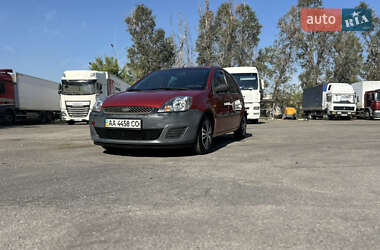 Хэтчбек Ford Fiesta 2006 в 
