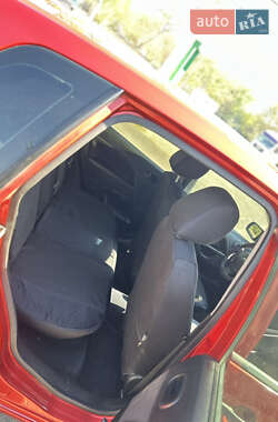 Хэтчбек Ford Fiesta 2006 в 