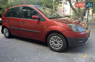 Хэтчбек Ford Fiesta 2006 в 