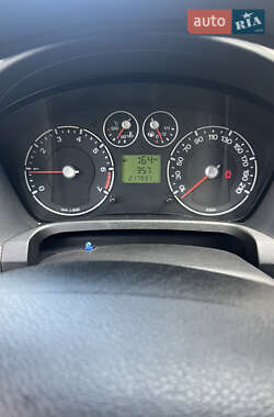 Хэтчбек Ford Fiesta 2006 в 