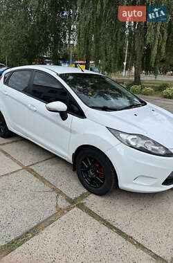 Хэтчбек Ford Fiesta 2011 в 