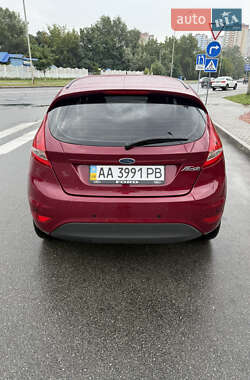 Хэтчбек Ford Fiesta 2011 в 