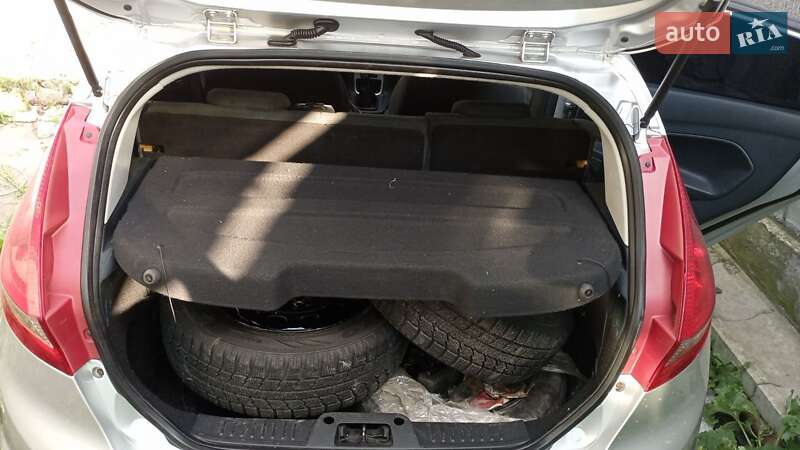 Хэтчбек Ford Fiesta 2011 в Ровно фото 14 Хэтчбек Ford Fiesta 2011 в Ровно