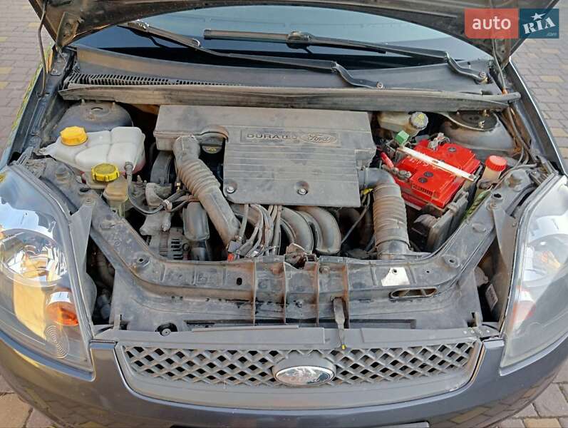 Хэтчбек Ford Fiesta 2007 в Ровно