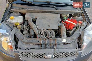 Хэтчбек Ford Fiesta 2007 в 