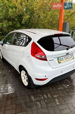 Хэтчбек Ford Fiesta 2012 в 