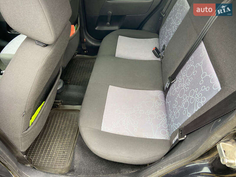 Хэтчбек Ford Fiesta 2007 в Луцке фото 10 Хэтчбек Ford Fiesta 2007 в Луцке